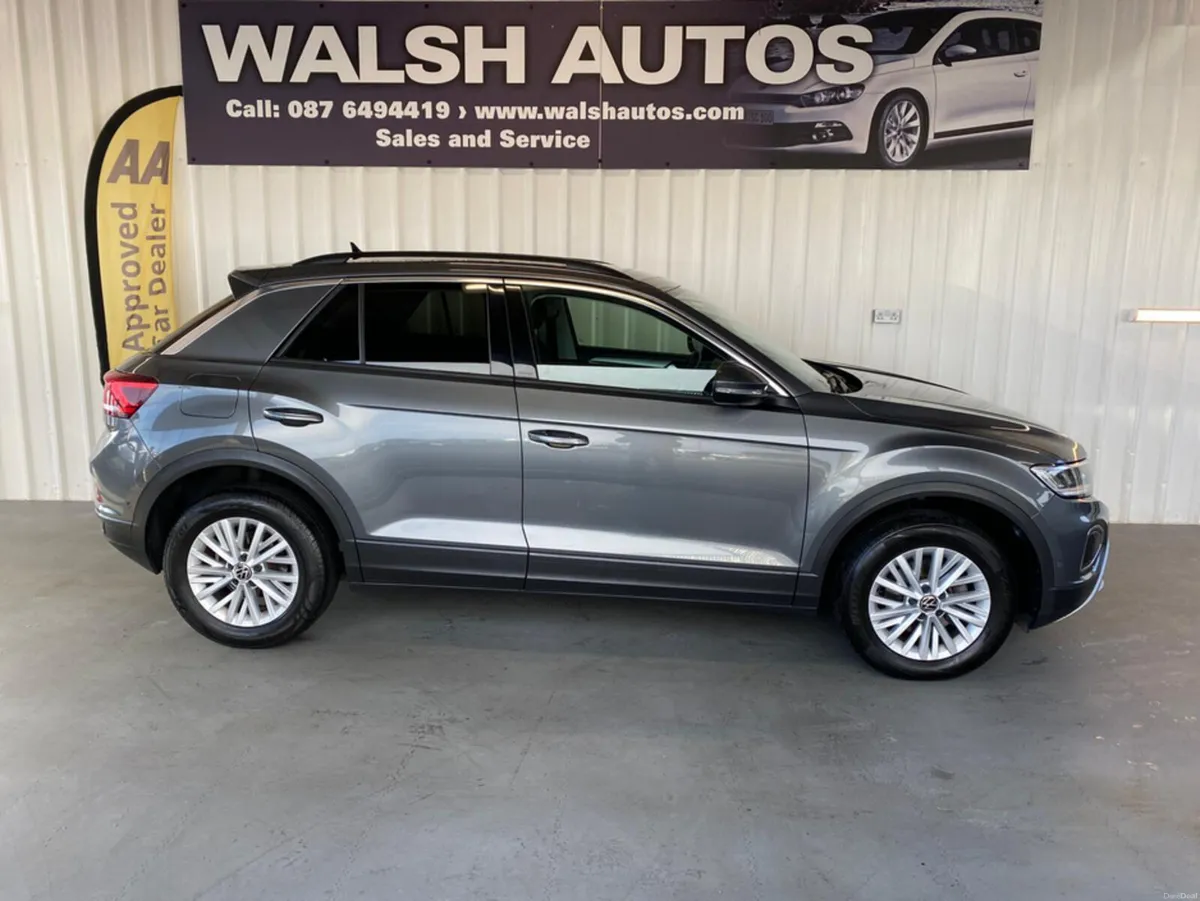 Volkswagen T-Roc LIFE 1.0 TSI MANUAL 6SPEED FWD 11 - Image 2