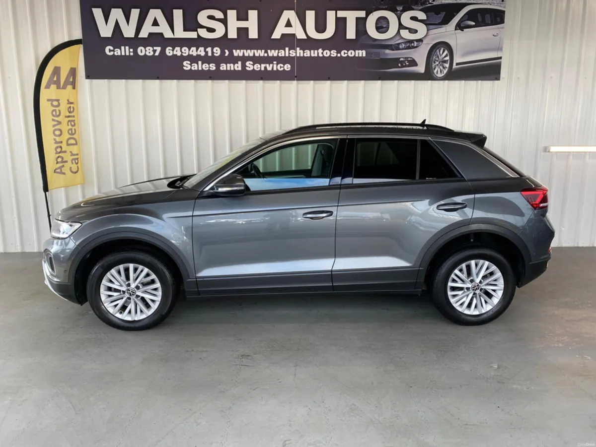 Volkswagen T-Roc LIFE 1.0 TSI MANUAL 6SPEED FWD 11 - Image 4