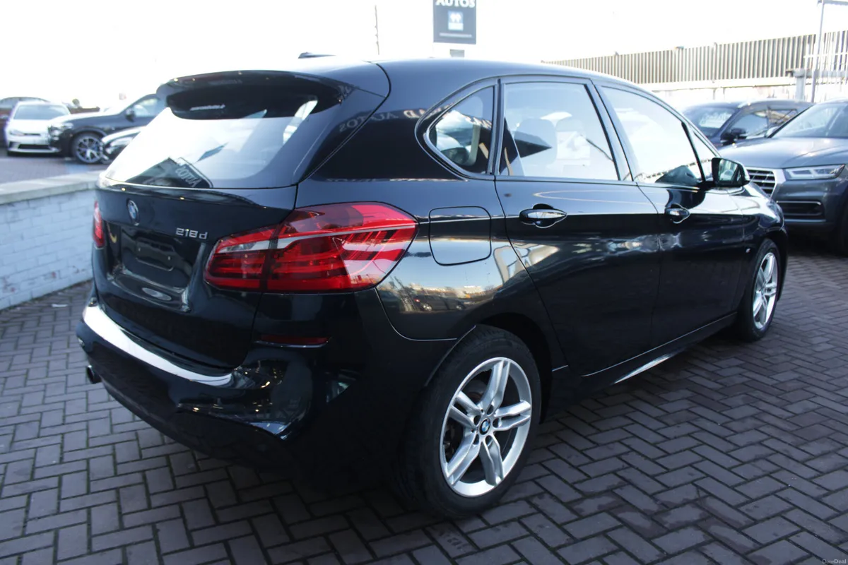 2,0D M-SPORT EDITION 5DR ESTATE AUTO WITH 101,000 - Image 4