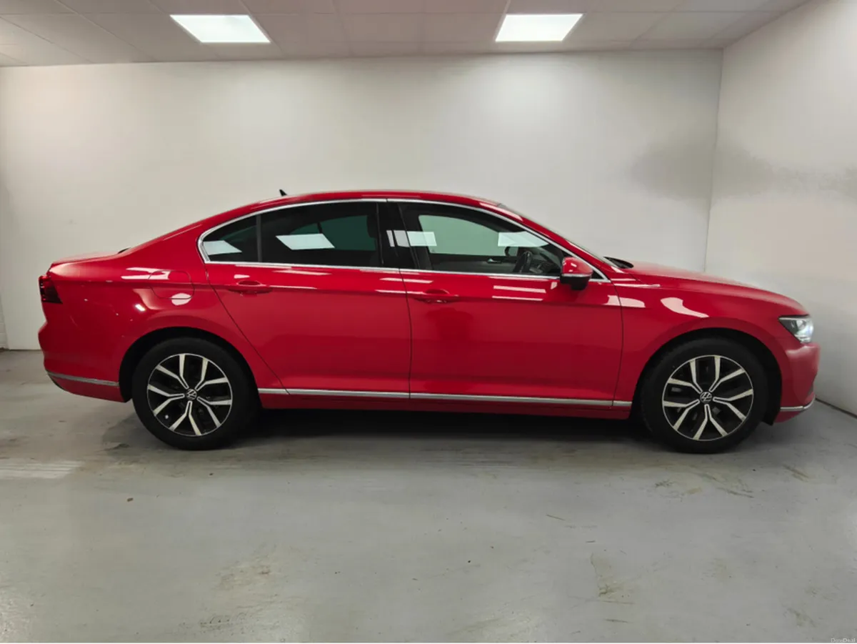 Volkswagen Passat ELEGANCE 2.0 TDI D7F 150 4DR AUT - Image 4