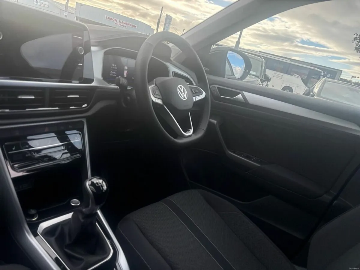 Volkswagen T-Roc EDITION 75 2.0TDI M6F 116HP - Image 2