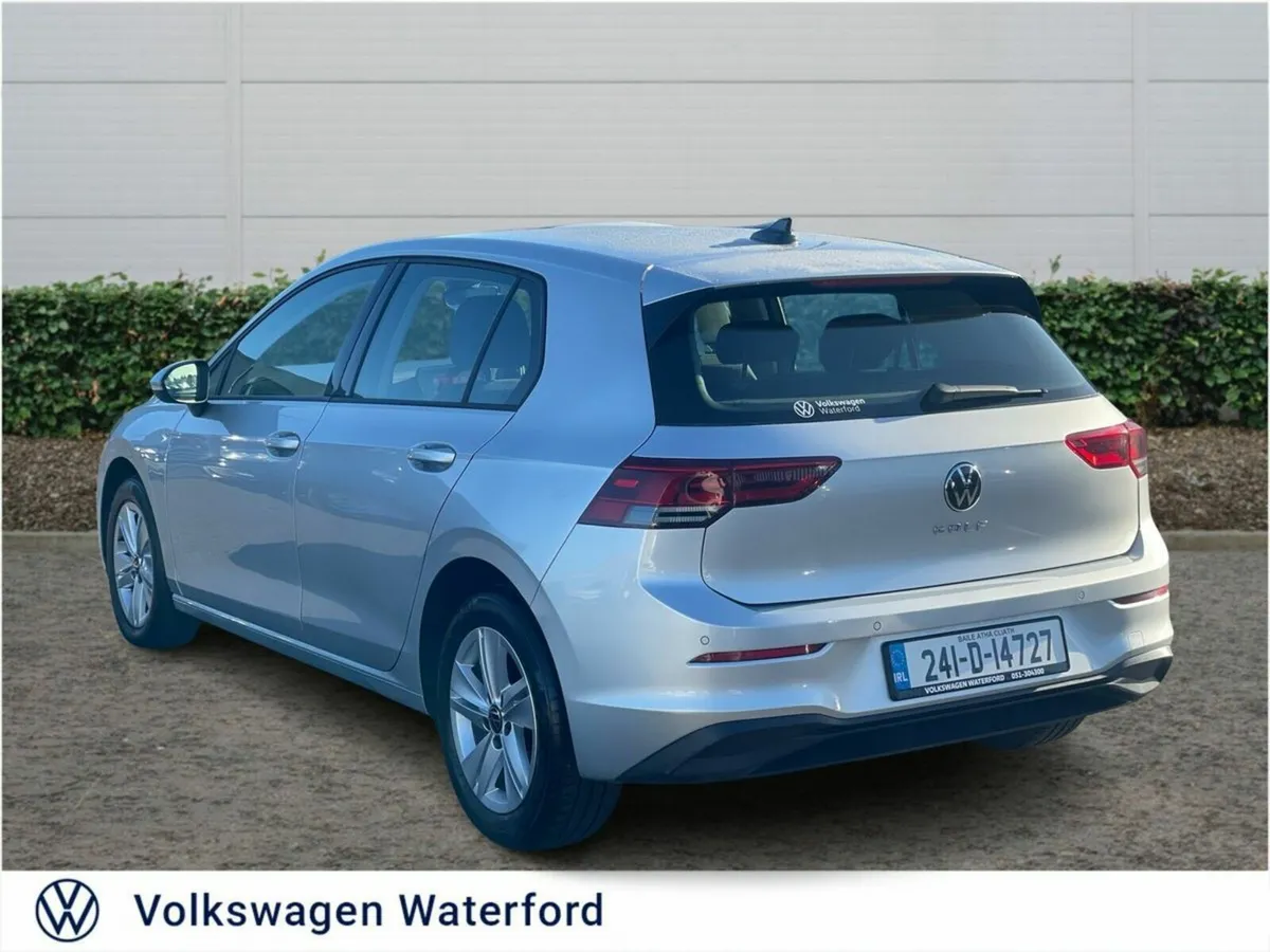 Volkswagen Golf 2.0 TDI 115HP Life - Image 4