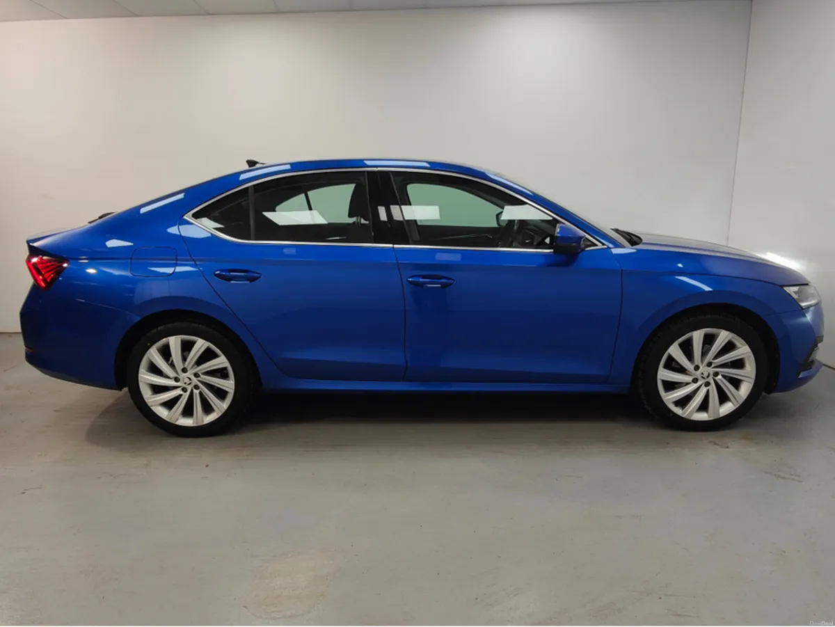 Skoda Octavia STYLE 2.0 TDI 150HP DSG 5 5DR AUTO - Image 4
