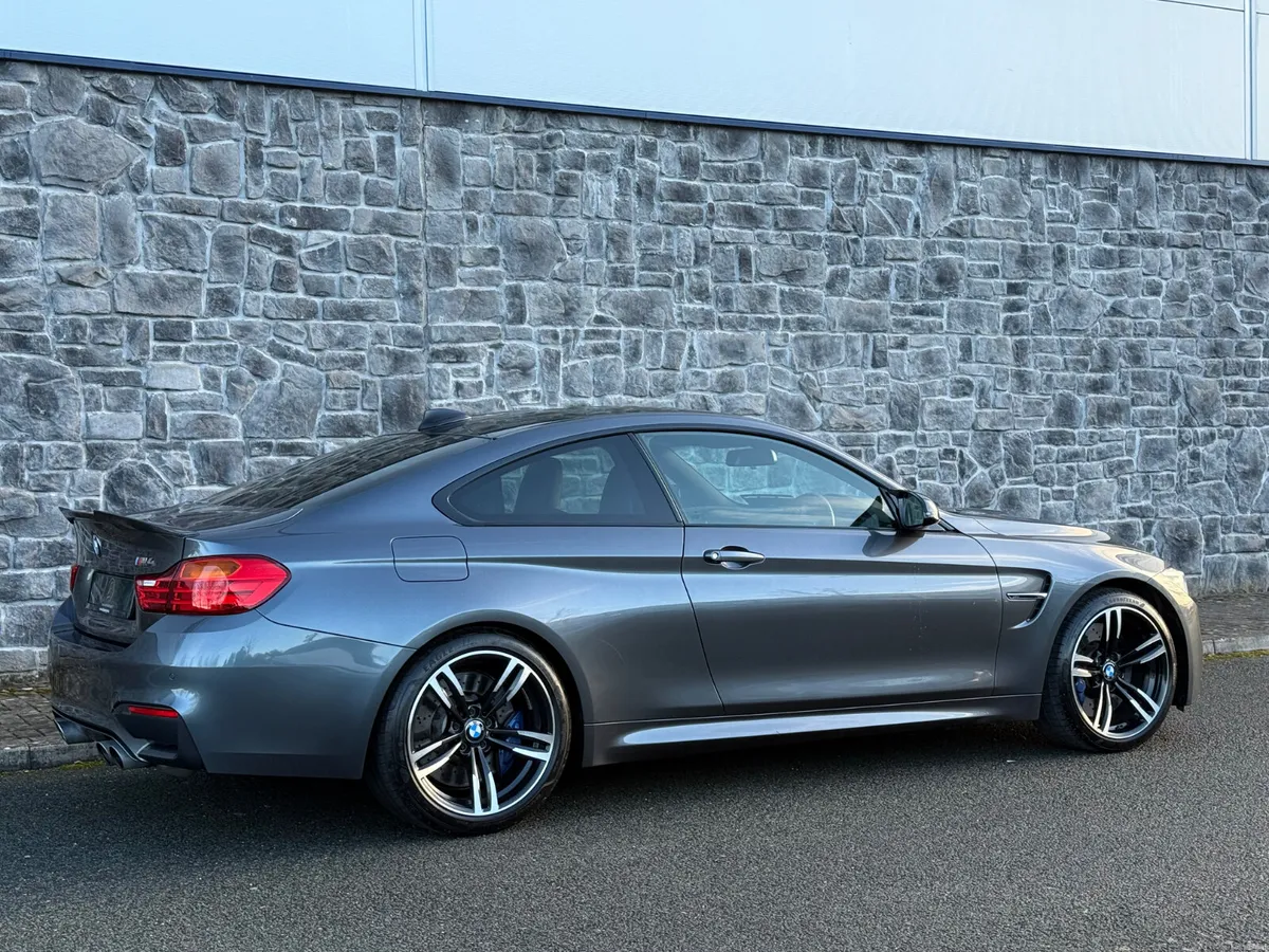 152 BMW M4 3.0 DCT 425hp FSH F82 - Image 3