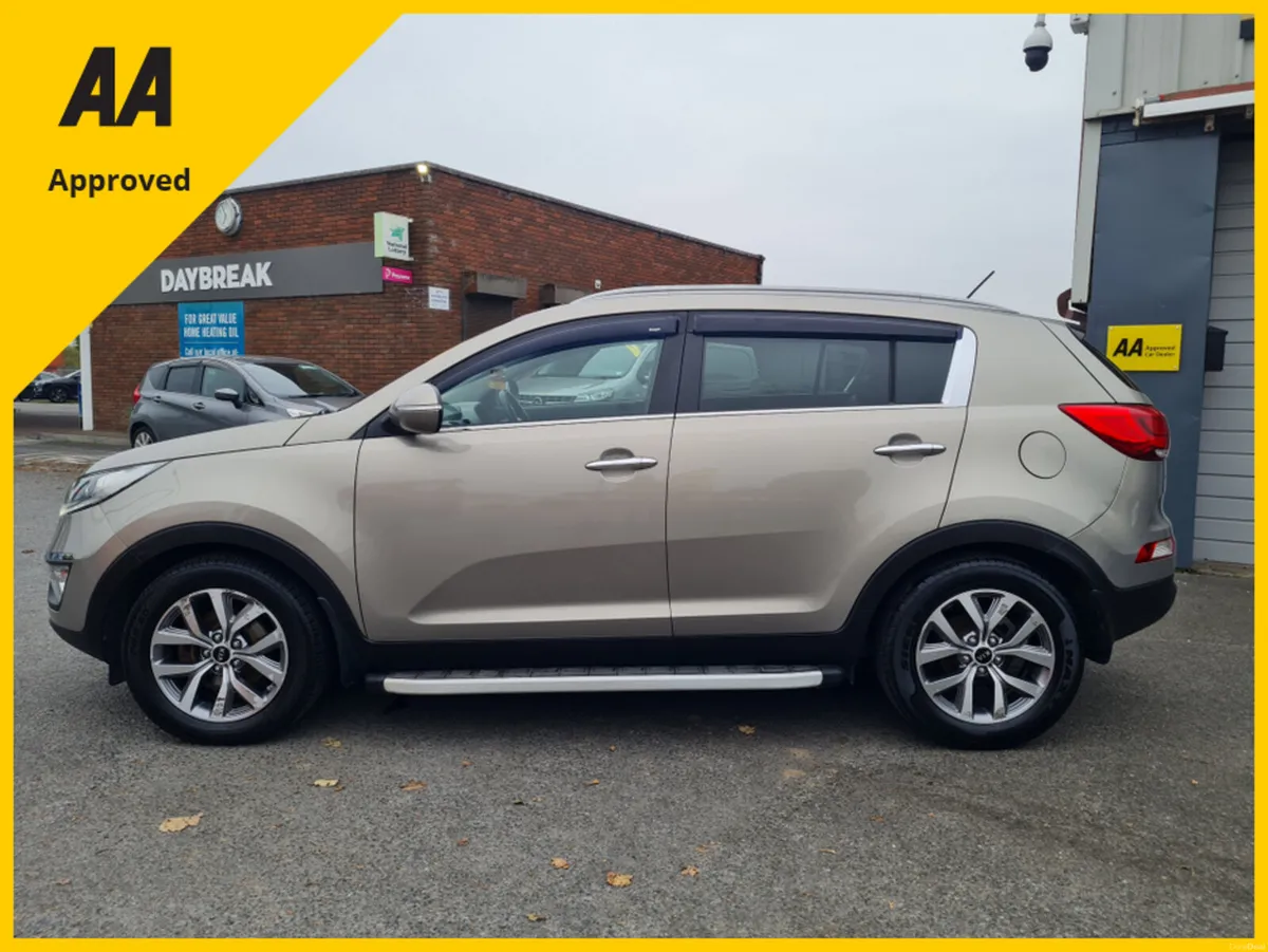 Kia Sportage HUGE SPEC TWIN GLASS ROOF - Image 2