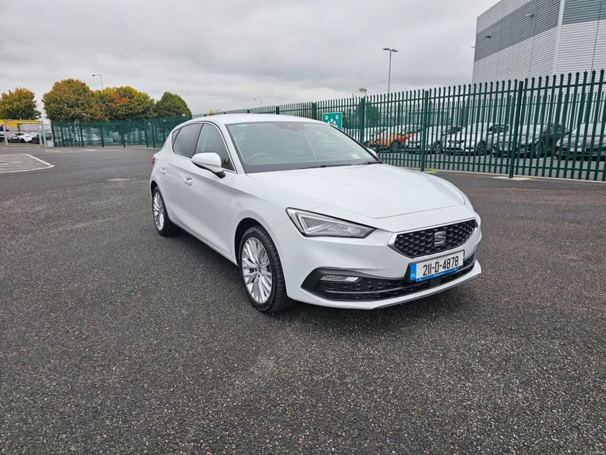 SEAT Leon PLUG IN HYBRID/PETROL, AUTOMATIC, LOW MI - Image 4