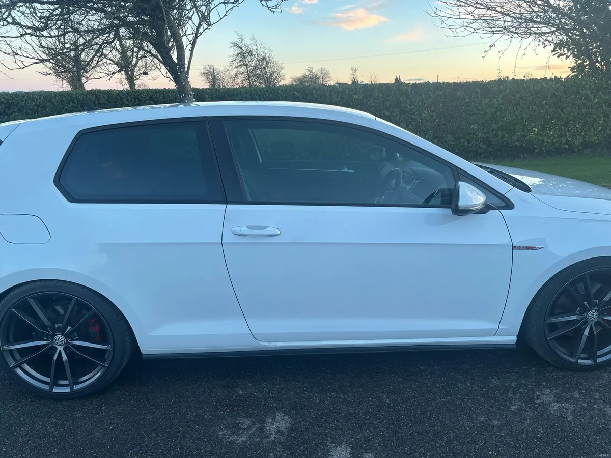 2017 Volkswagen Golf GTI 2.0L 270BHP - Image 4