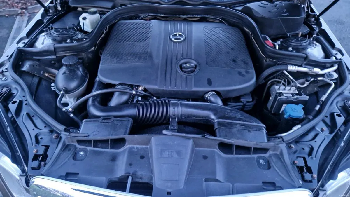 Mercedes E 220 cdi Auto - Image 3