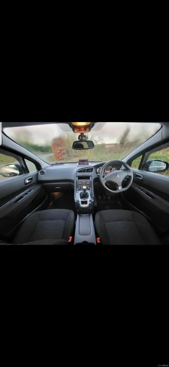 Peugeot 5008 2011 - Image 4