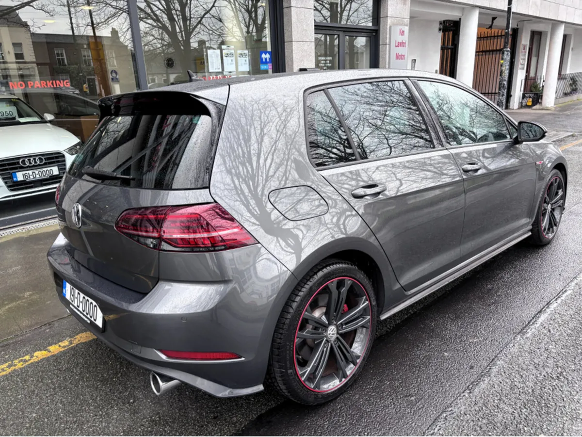Volkswagen Golf 2.0 GTI DSG 5DR - Image 2