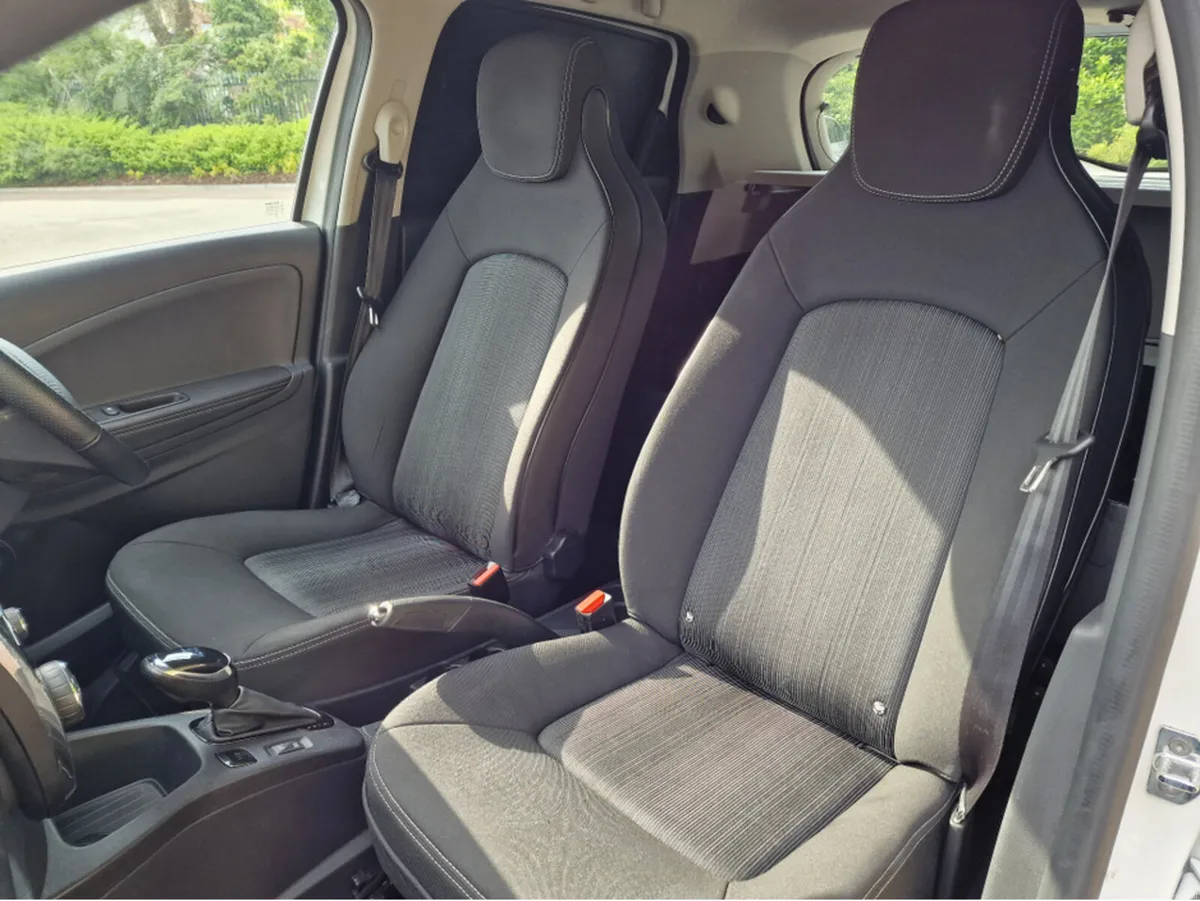 Renault Zoe DYNAMIQUE  *** 2 SEATER COMMERCIAL *** - Image 4
