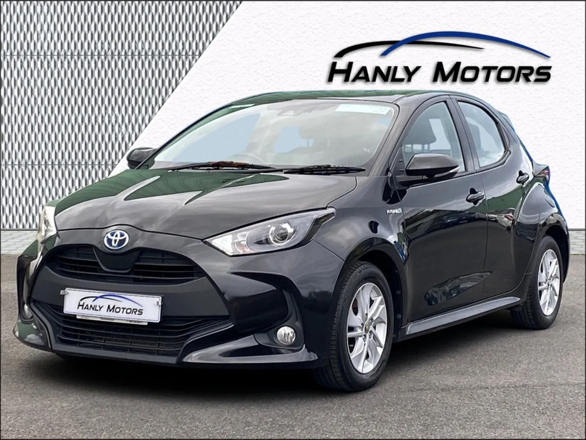 Toyota Yaris HYBRID LUNA AUTO 4DR - Image 3