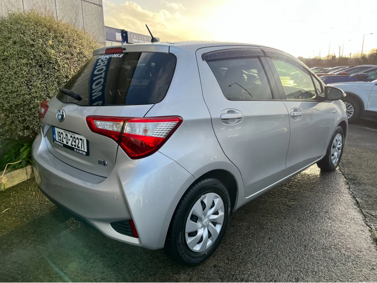 Toyota Vitz AUTOMATIC 1.5 PETROL HYBRID - Image 4