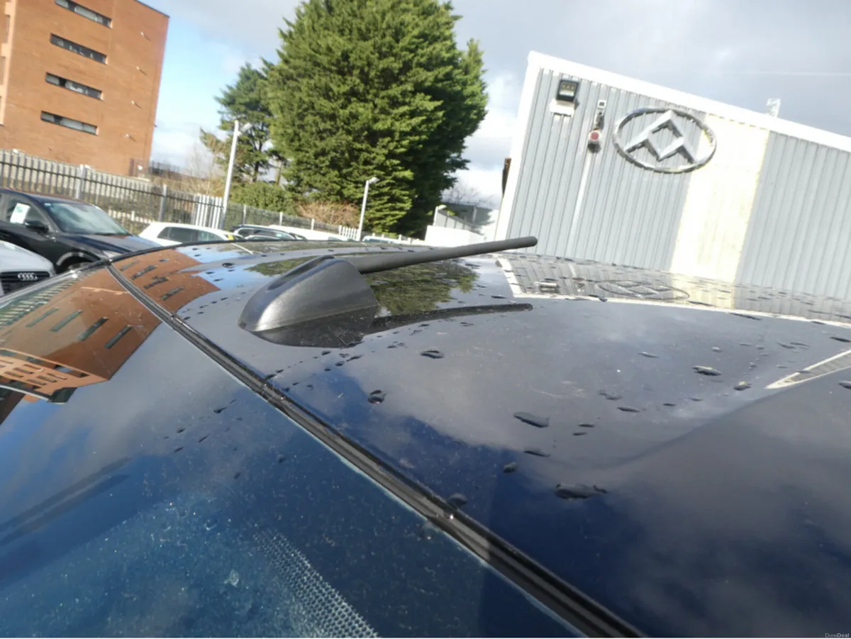 Isuzu D-Max LSE CREWCAB AUTOMATIC plus vat - Image 4