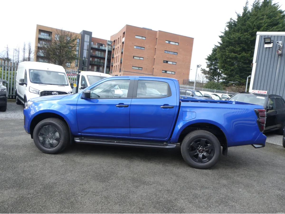Isuzu D-Max LSE CREWCAB AUTOMATIC plus vat - Image 5