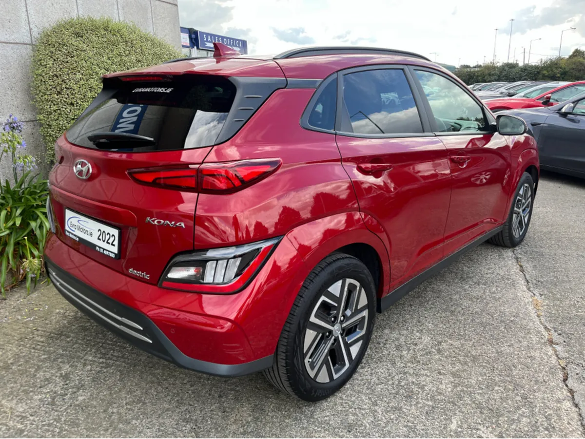 Hyundai KONA PREMIUM EV 64KWH - Image 4