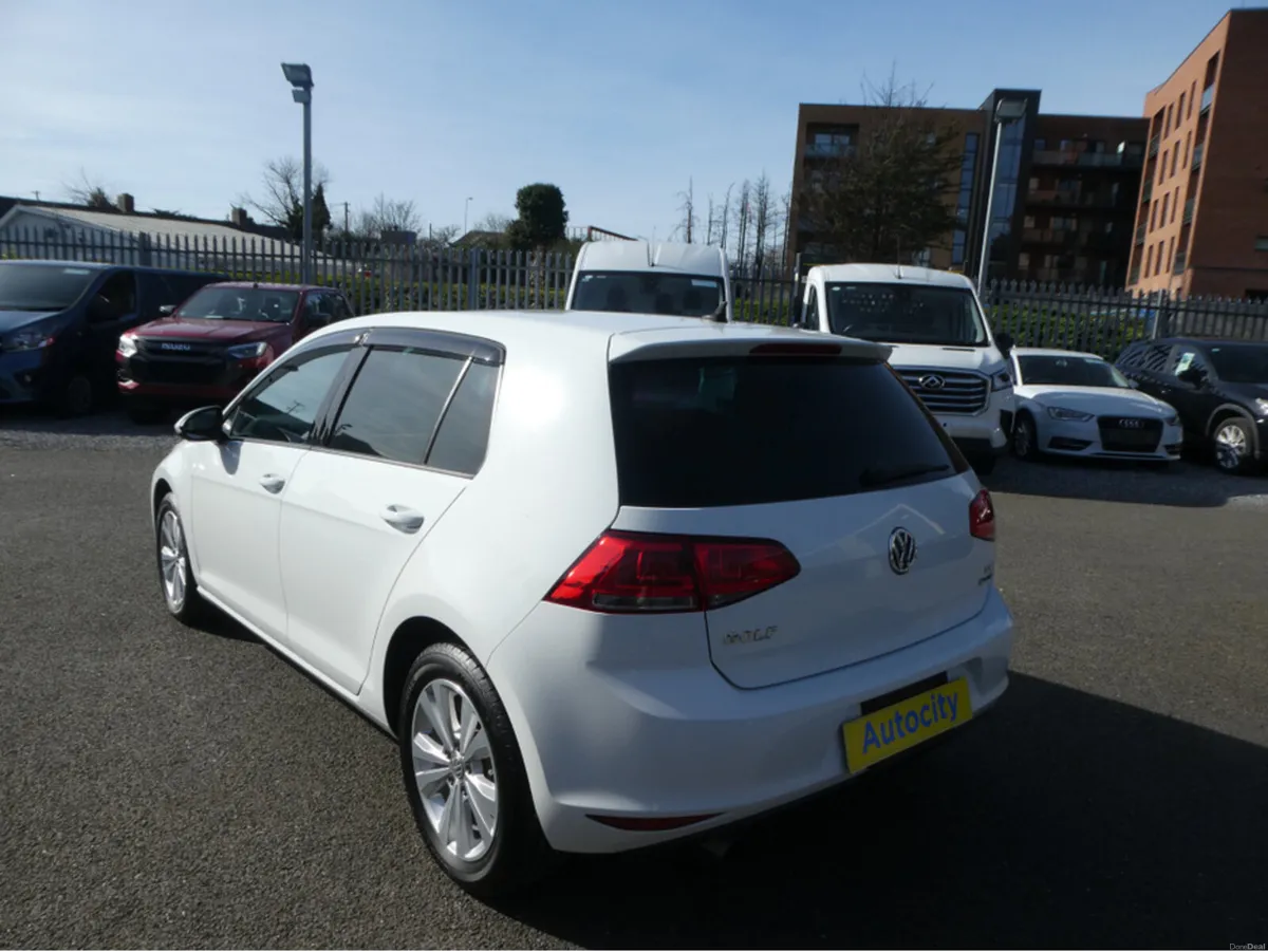 Volkswagen Golf Comfortline with NCT - Image 4