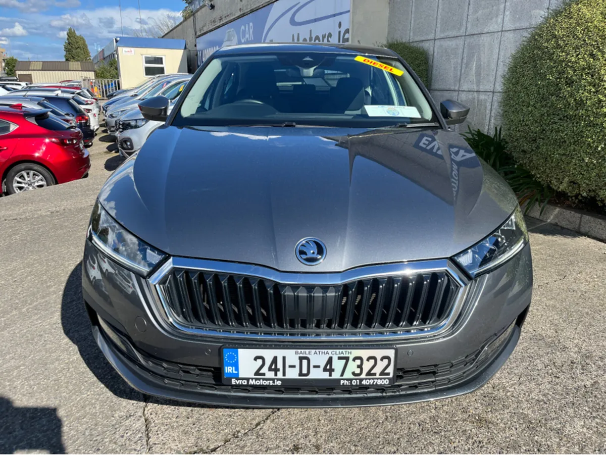 Skoda Octavia AMBITION 2.0 TDI DIESEL //REVERSE CA - Image 2