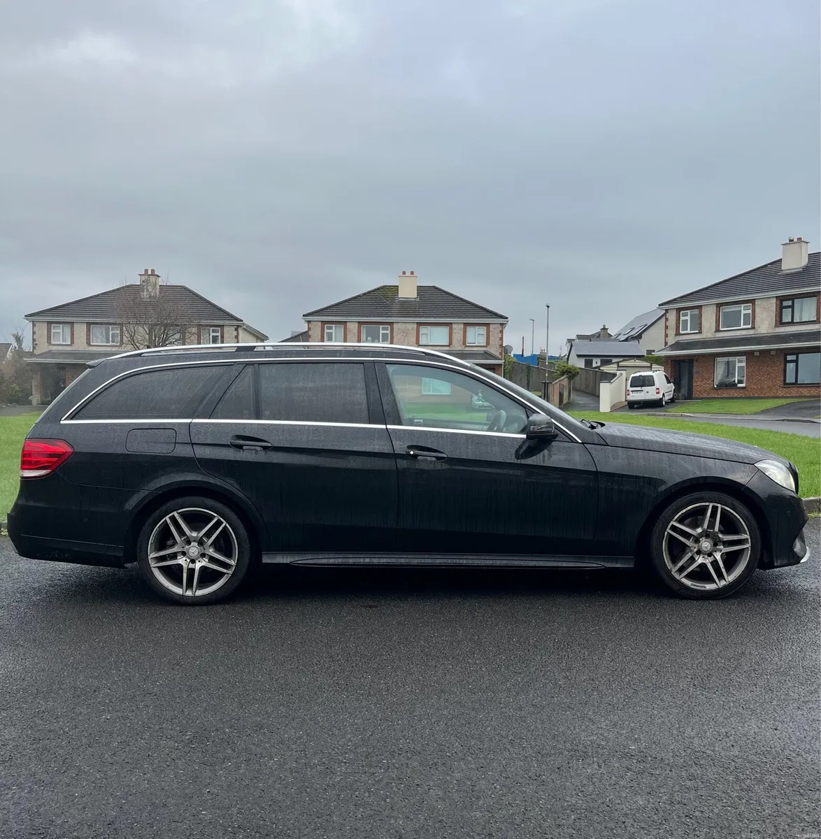 Mercedes Benz E300 AMG - Image 2