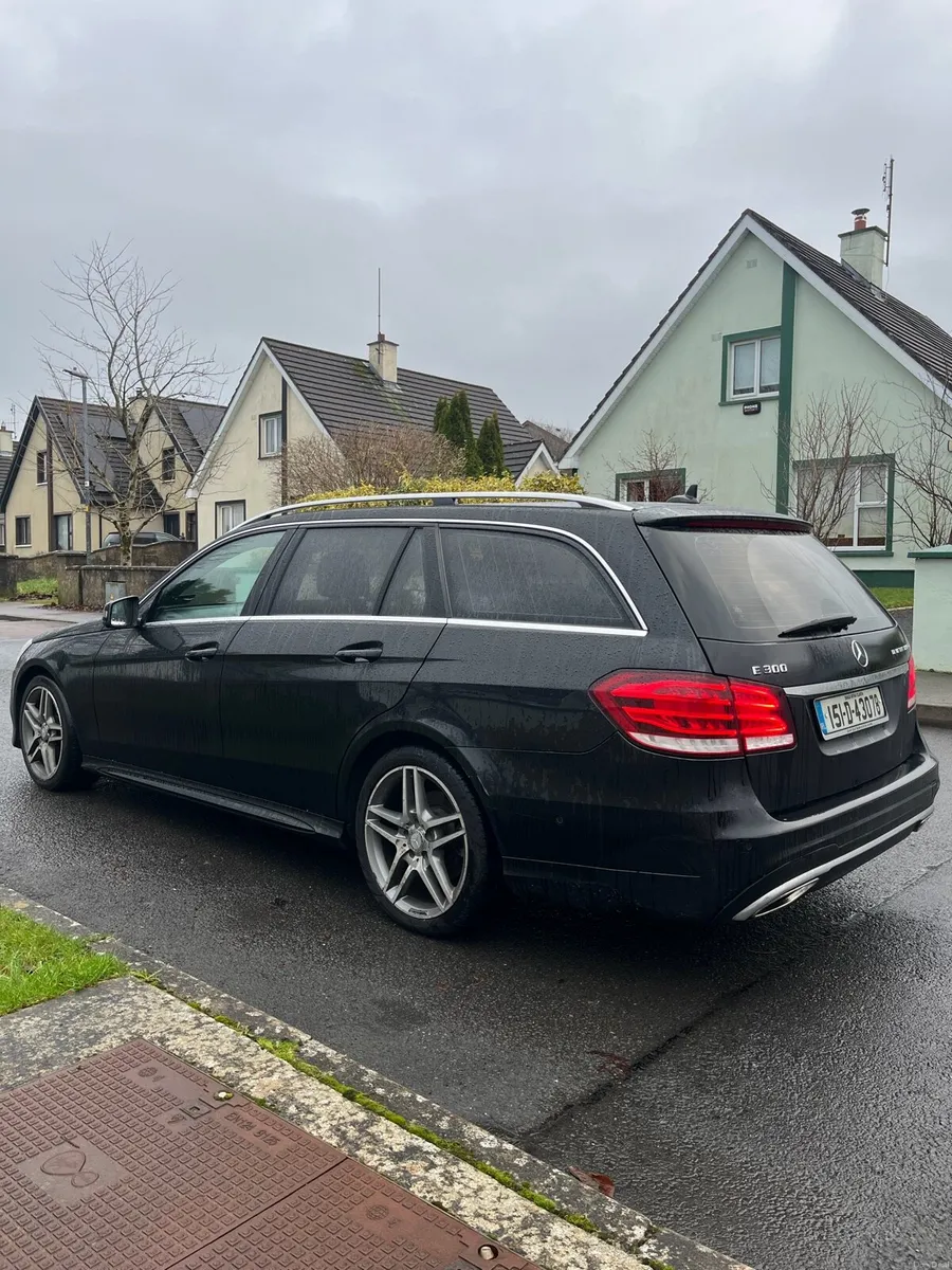 Mercedes Benz E300 AMG - Image 4