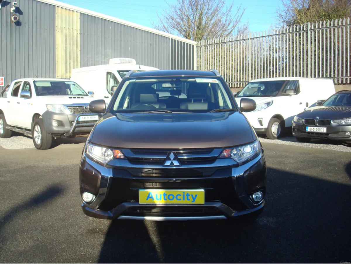 Mitsubishi Outlander GX3H+ PHEV 5DR AUTO Nct 04/26 - Image 4