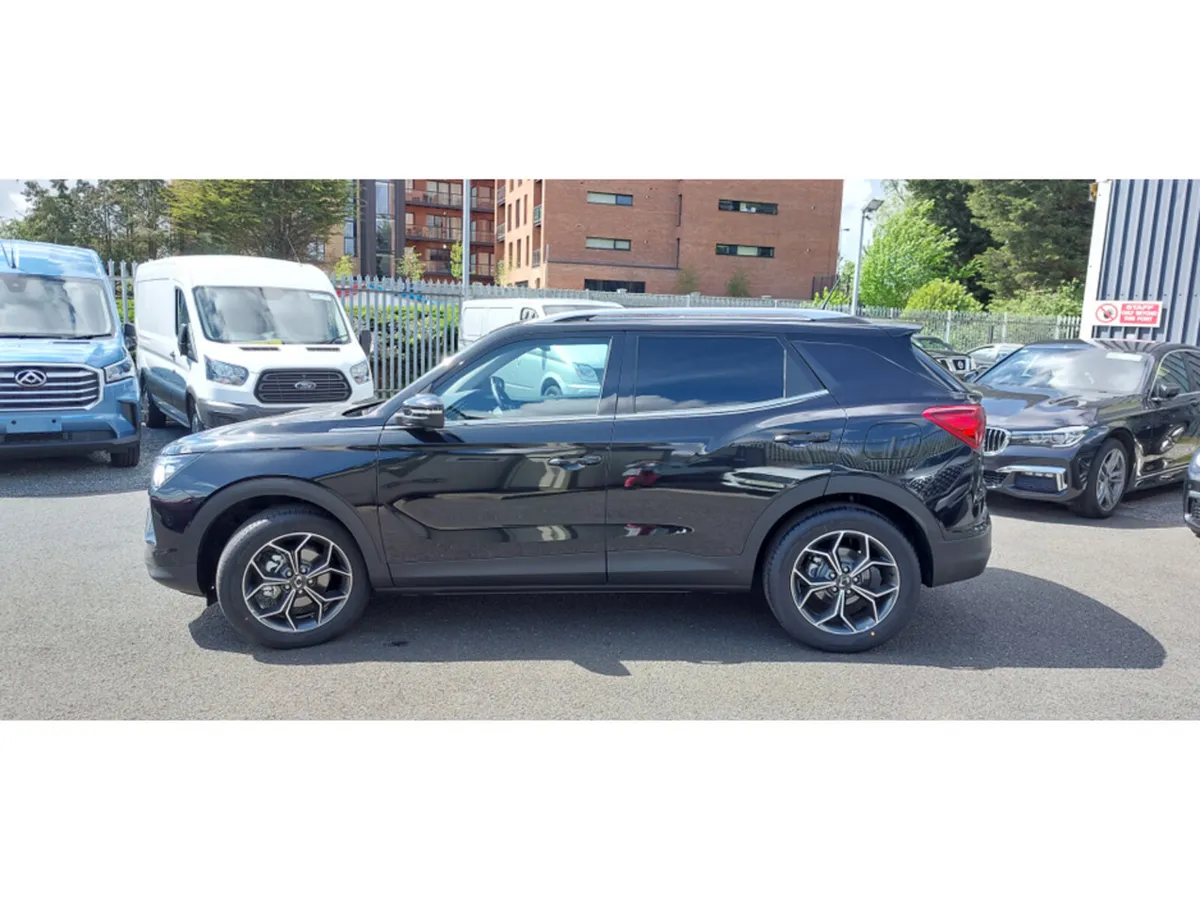 KGM Korando AUTOMATIC COMMERCIAL - Image 4