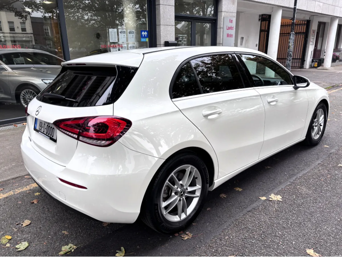 Mercedes-Benz A-Class A180 1.3 AUTO 5DR - Image 2