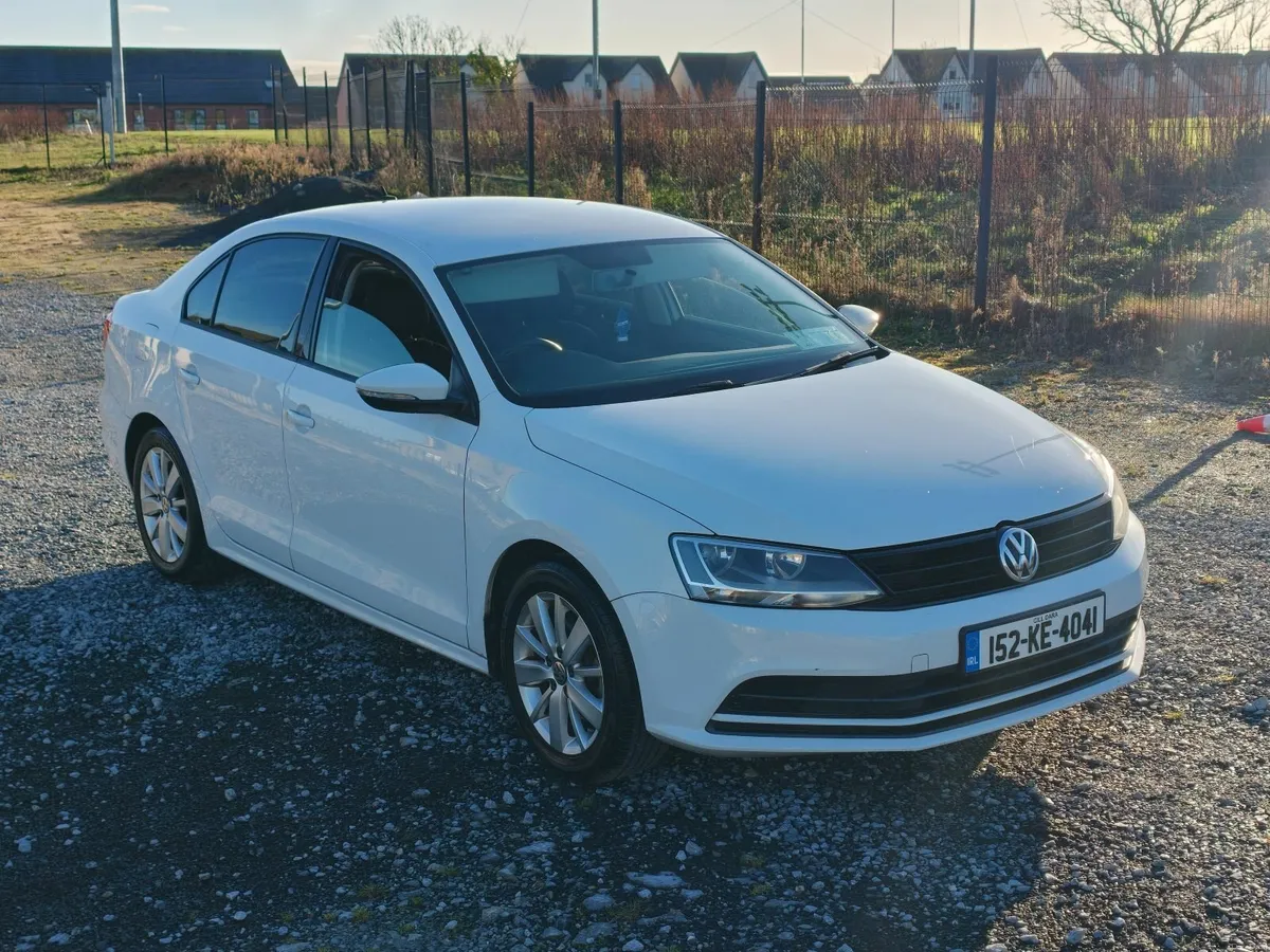 Volkswagen Jetta 2015 - Image 2