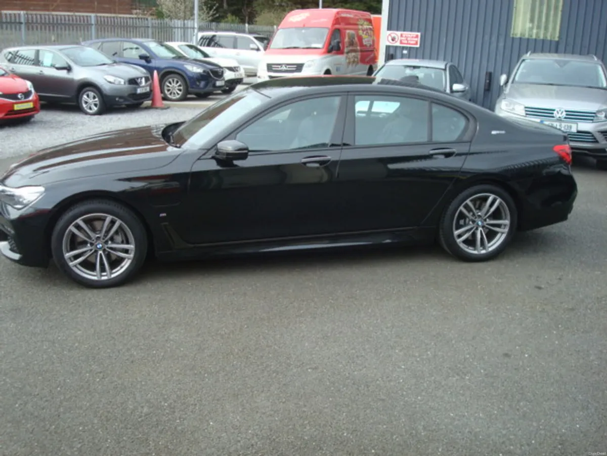 BMW 7-Series 740e M- Sport Huge Spec VERY LOW MILE - Image 4