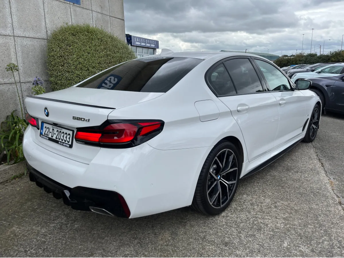 BMW 5-Series M-SPORT 520D 2.0 DIESEL AUTOMATIC MHE - Image 4