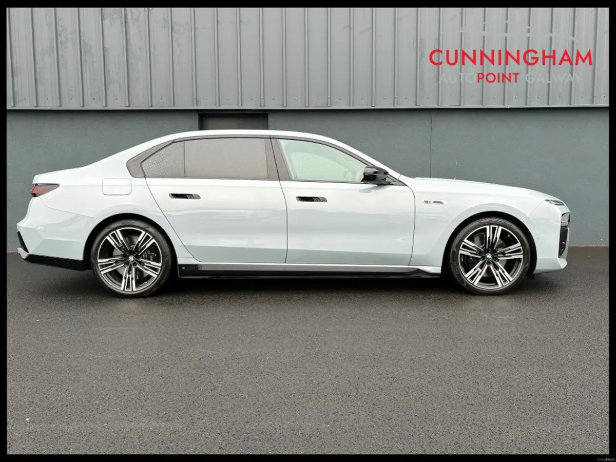 BMW 7-Series M760e xDrive M Sport Pro [Ultimate Pa - Image 3