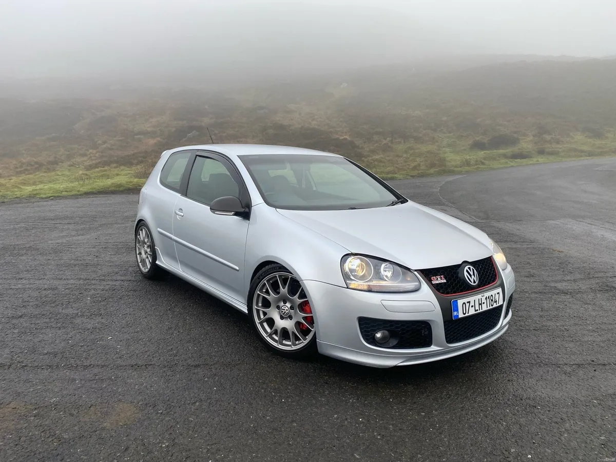 GOLF GTI EDITION 30 - Image 4