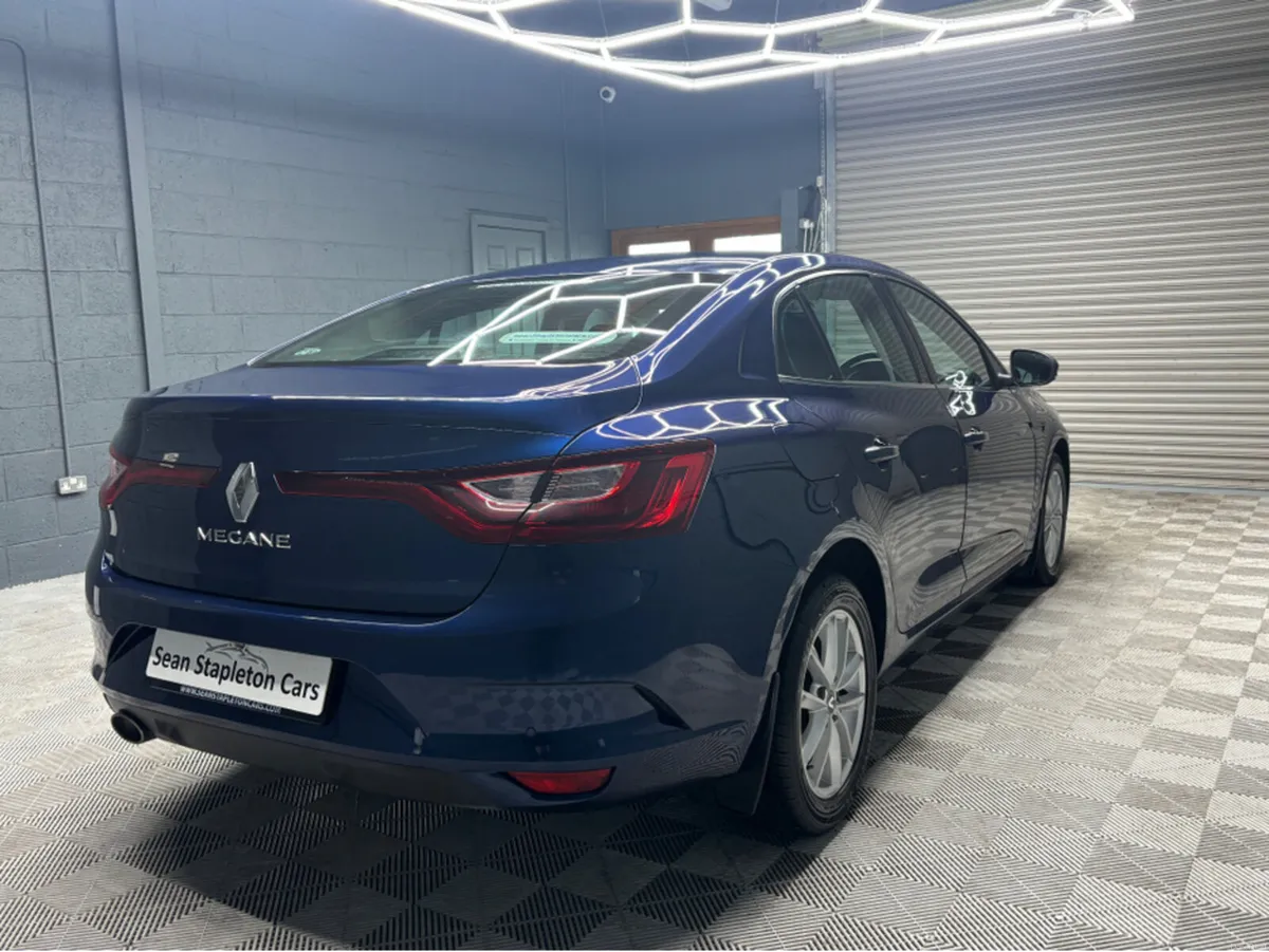 Renault Megane PLAY TCE 140 GPF MY18 4 14 4DR - Image 2