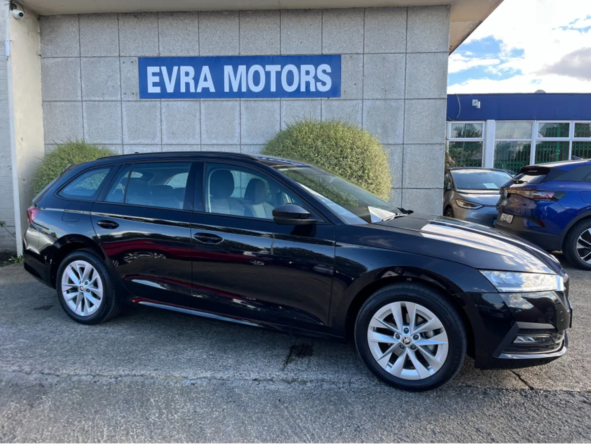 Skoda Octavia COMBI ESTATE AMBITION 2.0 TDI DIESEL - Image 3