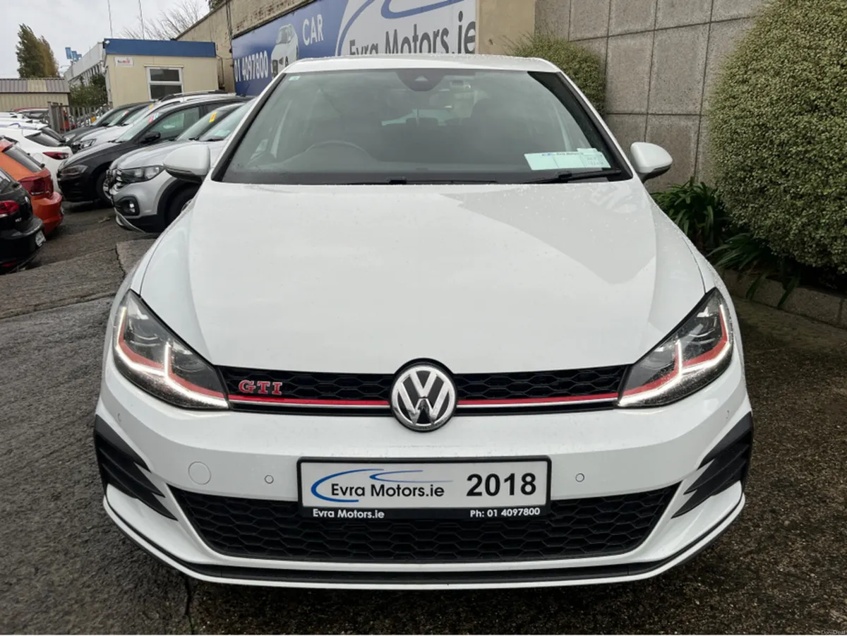 Volkswagen Golf GTI DYNAMIC AUTOMATIC 2.0 PETROL / - Image 2