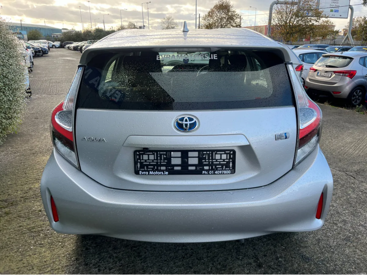 Toyota Aqua AUTOMATIC HYBRID 1.5 PETROL //REVERSE - Image 6