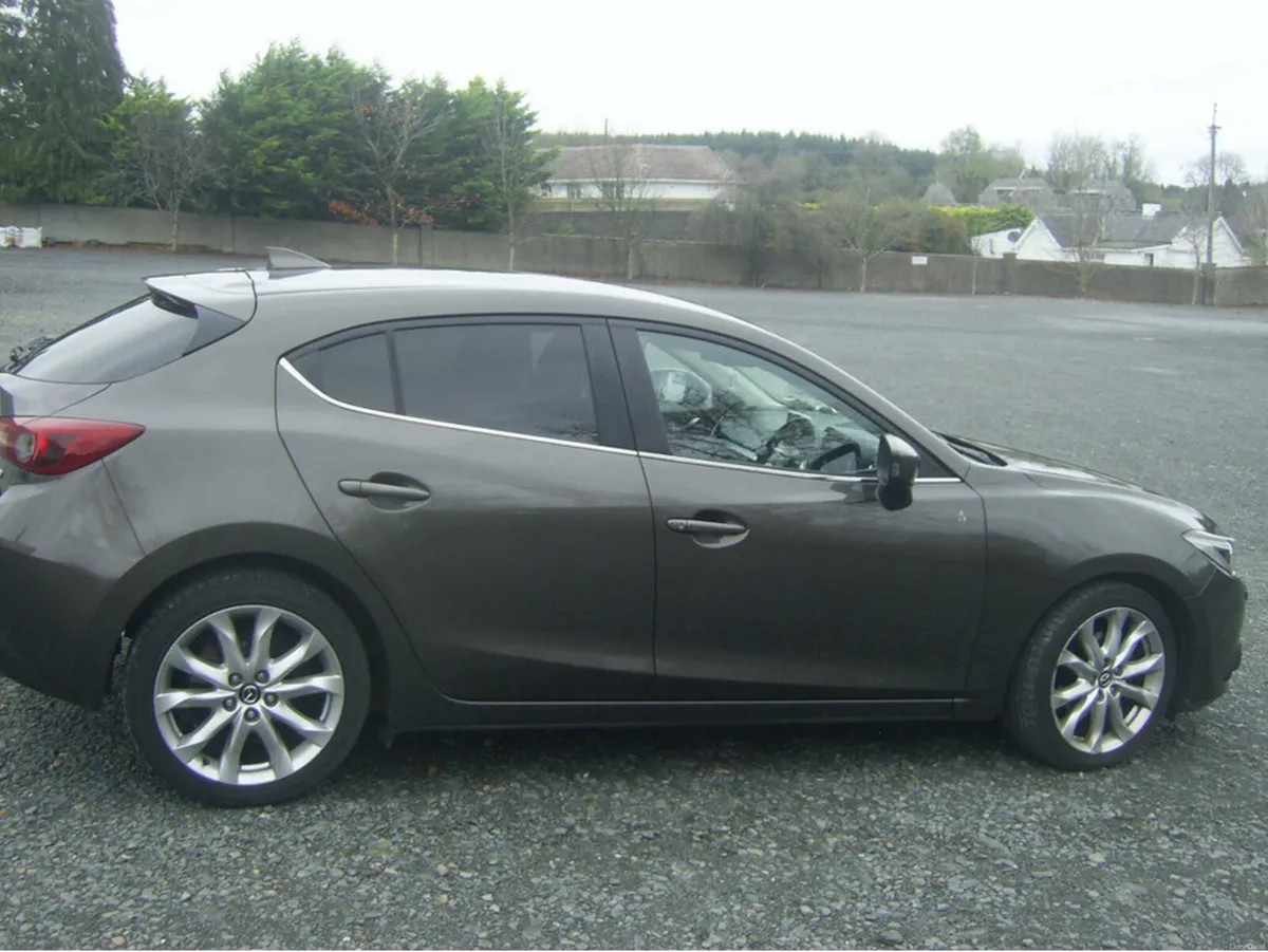 Mazda Mazda3 1.5 D 105PS GT IPM 4DR - Image 4