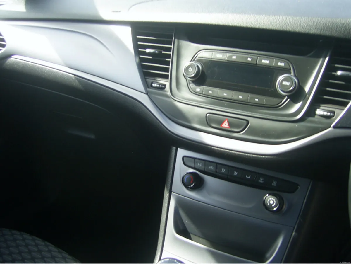 Opel Astra S 1.0T 105PS 5DR - Image 4