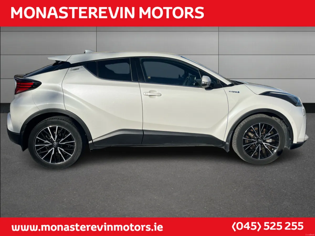 Toyota C-HR 1.8 HYBRID SOL 4DR A AUTO - Image 3