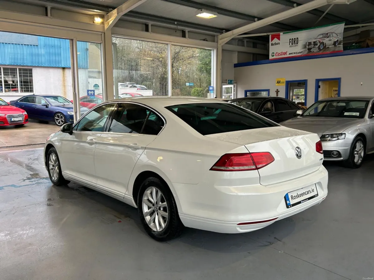 Volkswagen Passat CL 1.6 TDI MANUAL 6SPEED FWD 120 - Image 3
