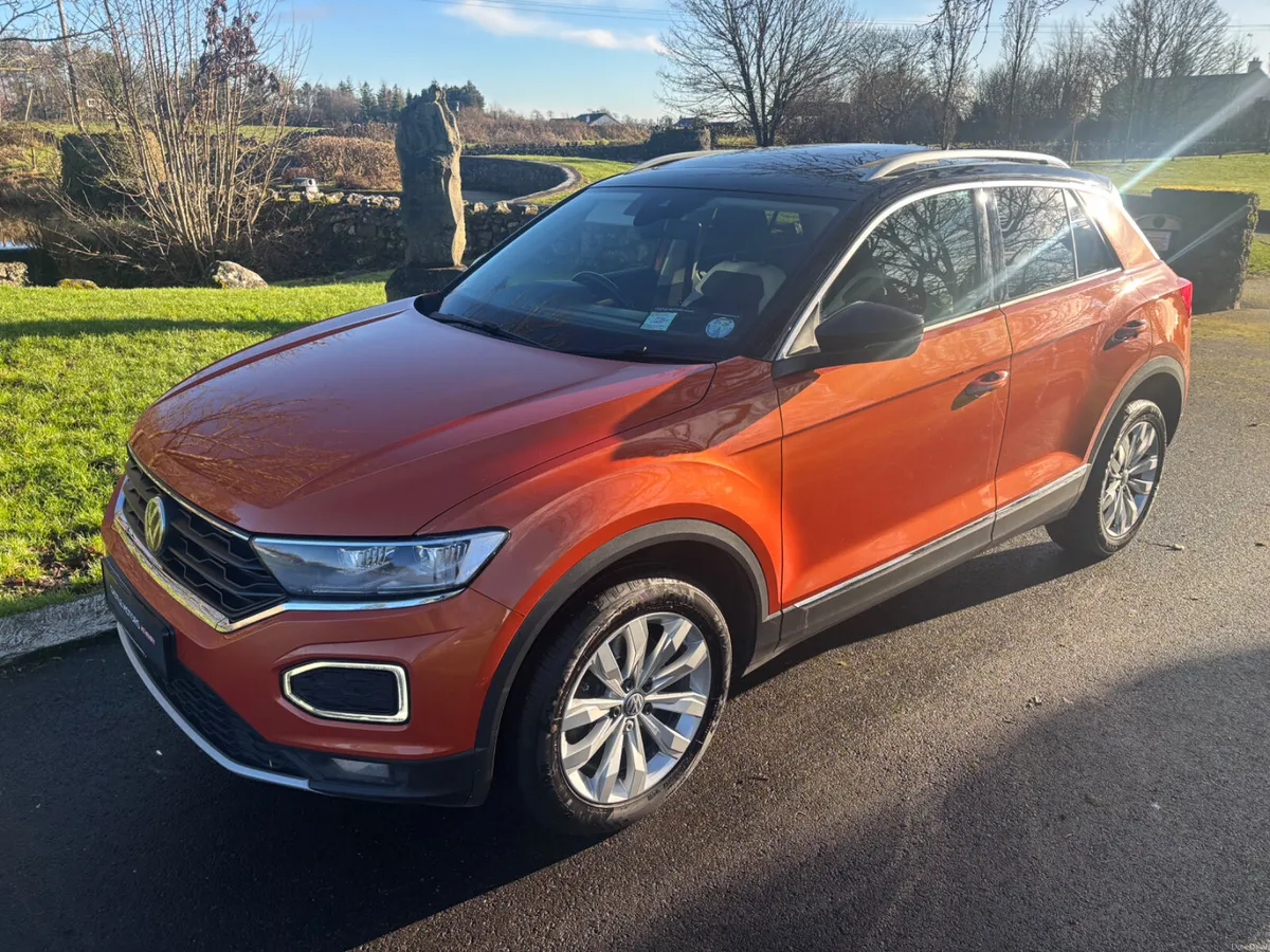 Volkswagen T-Roc 2.0Tdi with Panoramic Sunroof - Image 2
