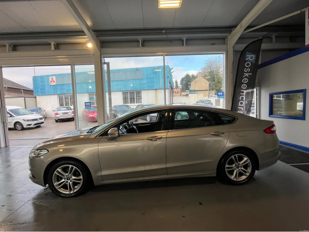 Ford Mondeo ZETEC 1.6 TDCI 115PS 4DR - Image 5