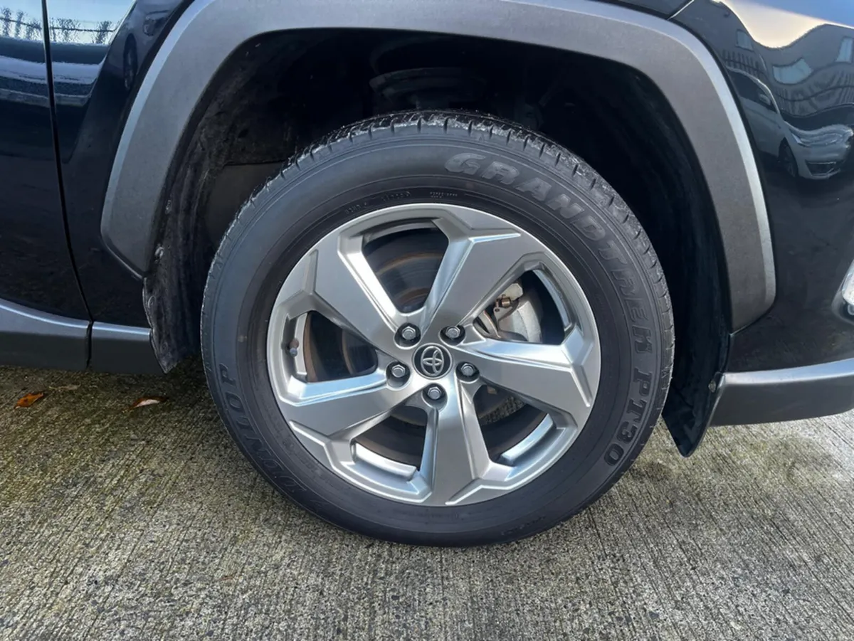 Toyota RAV4 Toyota Rav4  4x4 hybrid sol edition fu - Image 4