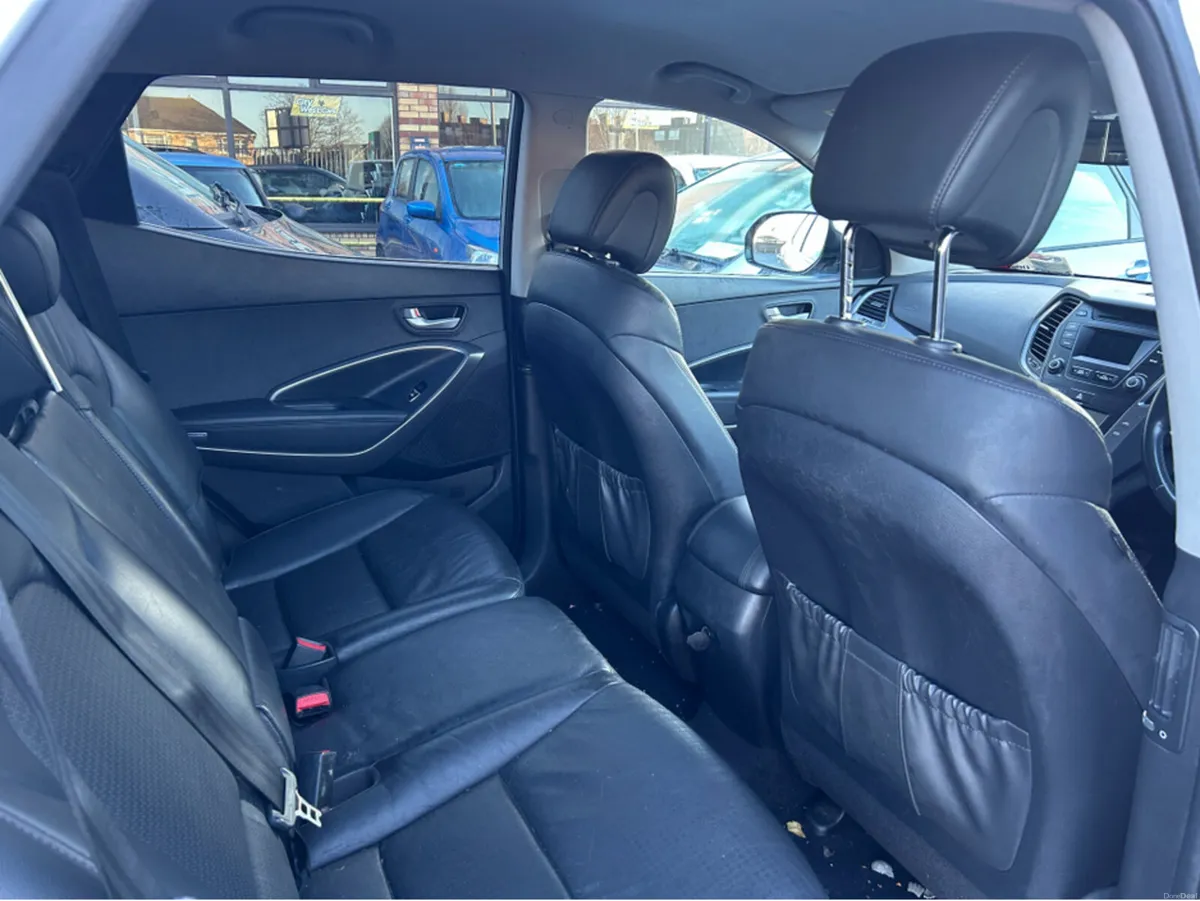 Hyundai Santa Fe 4WD //AUTO///ONLY 90000KLMS///ORI - Image 4