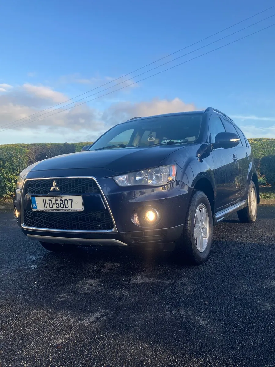 2011 Mitsubishi Outlander Automatic 4x4 - Image 1