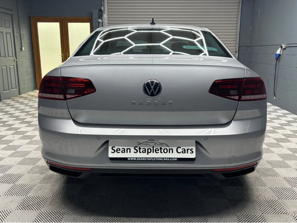 Volkswagen Passat BUSINESS 2.0 TDI MANUAL 6SPEED F - Image 4