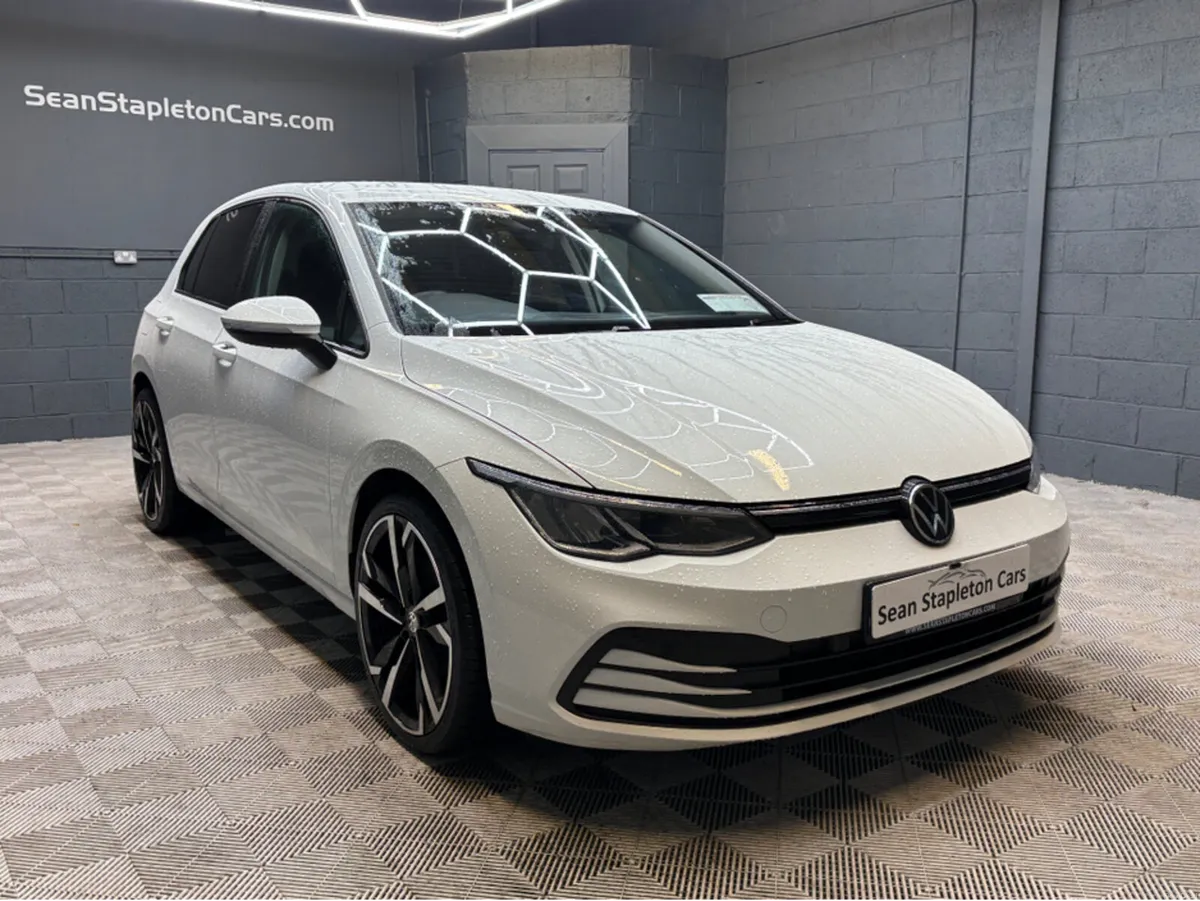 Volkswagen Golf LIFE 2.0 TDI 115HP 5DR - Image 4