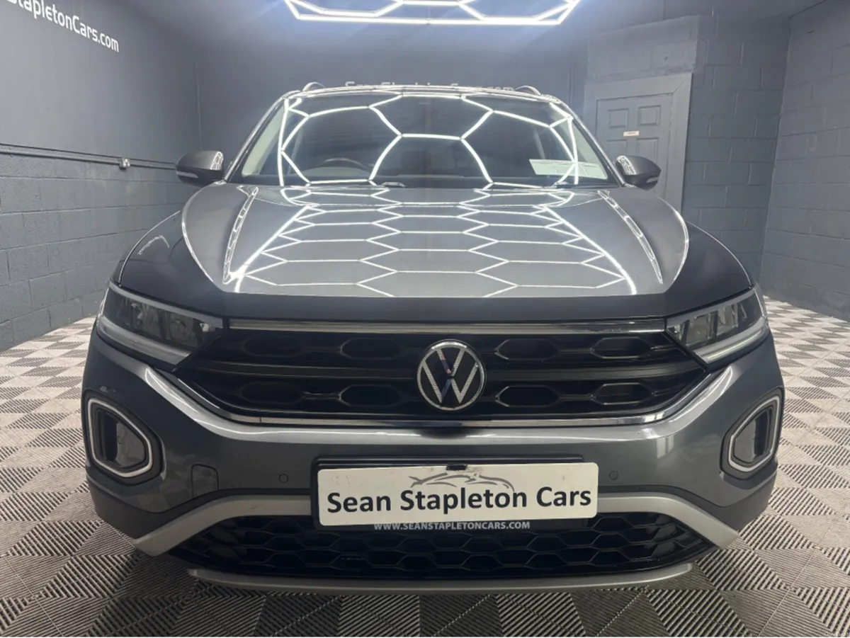 Volkswagen T-Roc LIFE 1.0 TSI MANUAL 6SPEED FWD 1 - Image 3