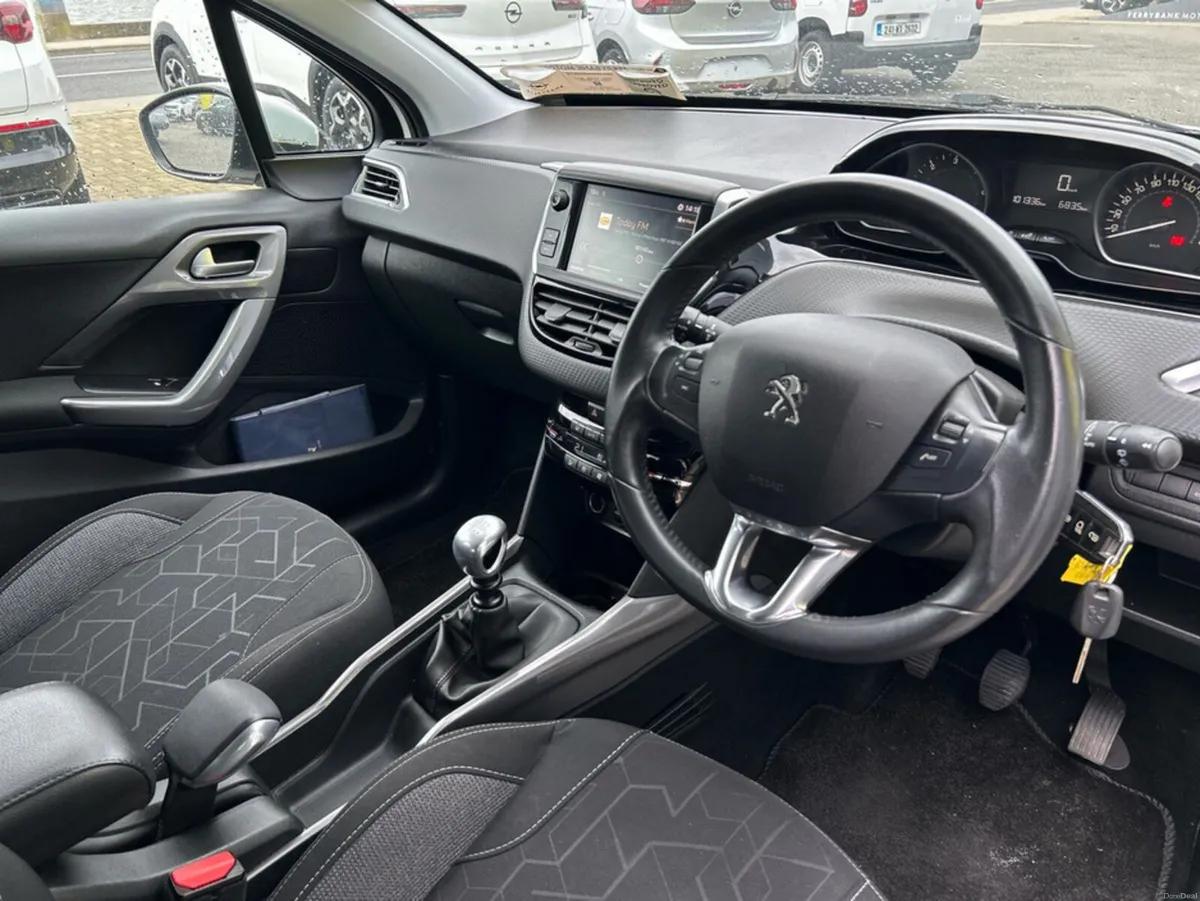 Peugeot 2008 1.5 BlueHDi 100bhp Active - Image 6