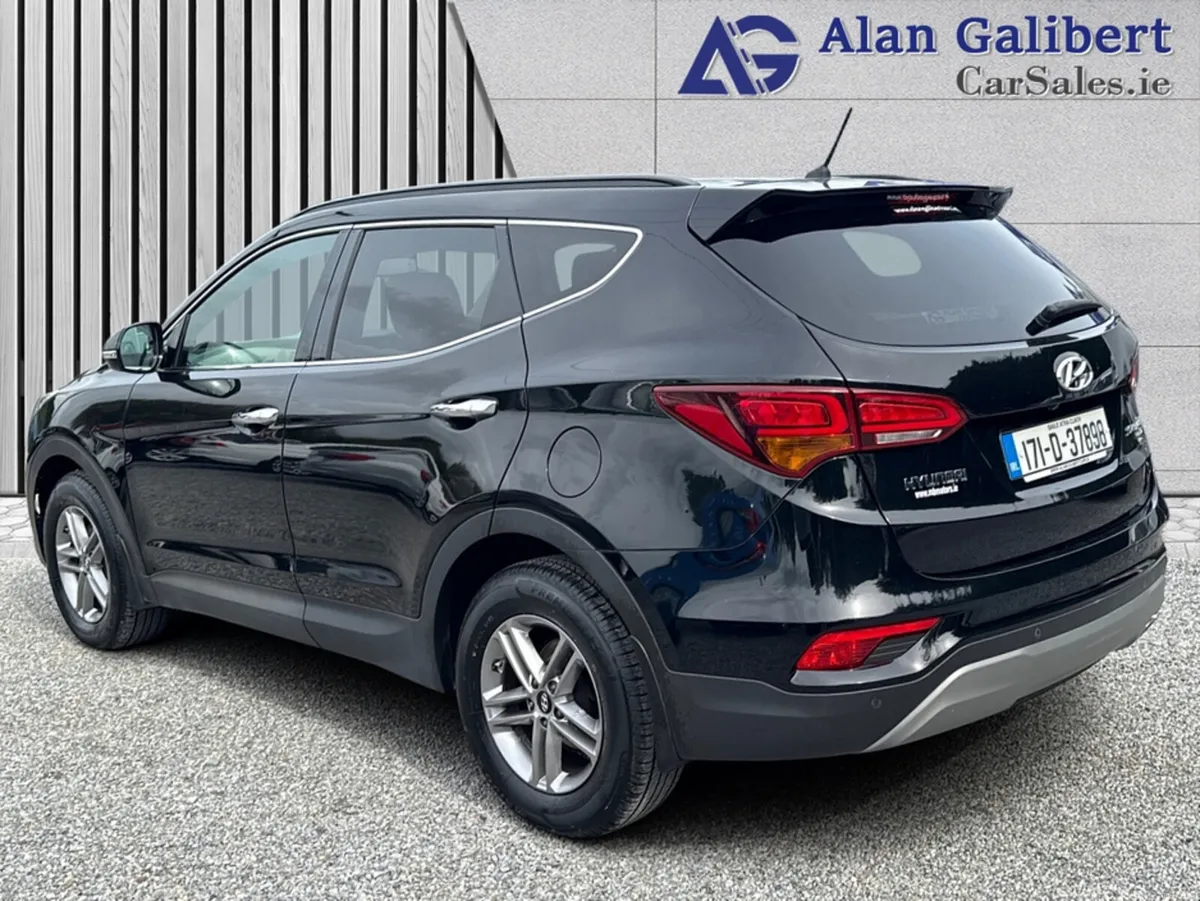 Hyundai Santa Fe EXECUTIVE 4WD 7 SEATER - Image 2